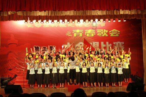 野外遇到熊该怎么逃生?游戏画面